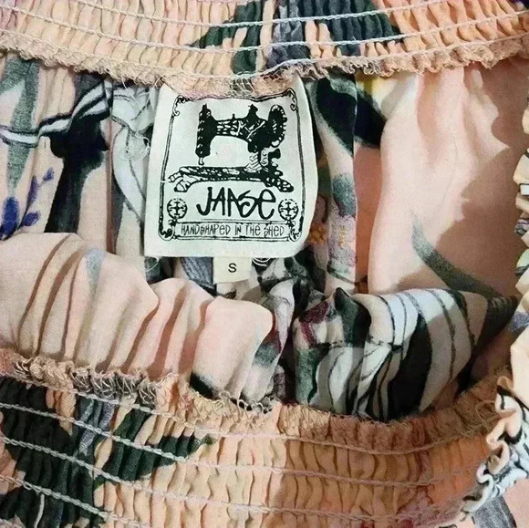 Jaase floral off the shoulders top - Picture 2 of 3